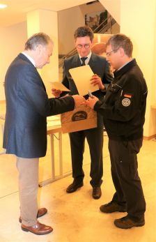 THW-Einsatzkräfte erhalten Bundesflutmedaille - Fluthilfe 2021 © Kreis Paderborn